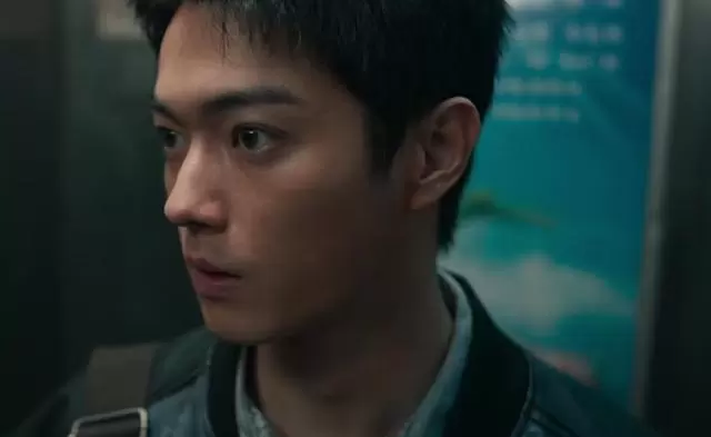 《方圆八百米》开播热度破18000但弃剧率攀升，父子警匪线成双刃剑 | 情报图