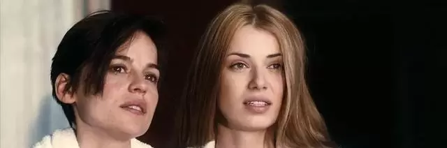 西班牙R级电影五部曲上线：《黑暗面》评分8.1领跑片单 | 情报图