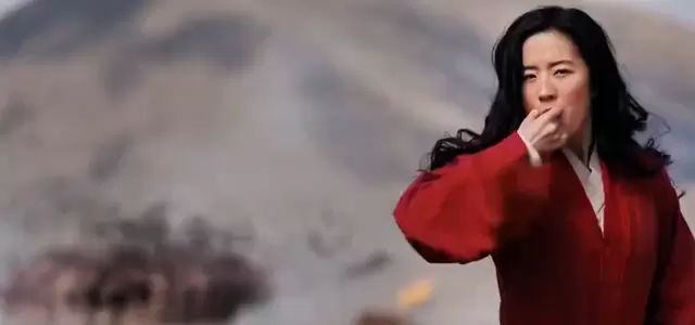 《鹰啸苍穹》山地雪崩破敌段落引爆热议：女主临机决断反遭驱逐，军规与战功张力成核心讨论点 | 情报图