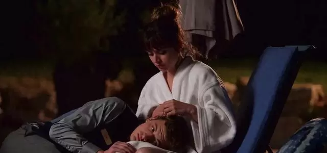 安娜·德·阿玛斯主演《夜班服务员》《深水》等五部作品被集中评述 | 细节速览